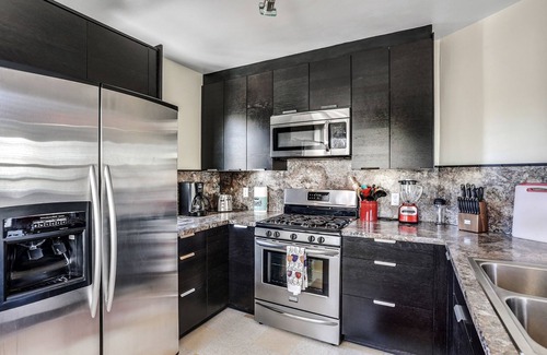 Raynolds Addition House | Luxury Downtown retreat with 360 degree views, connected garage, walkable local