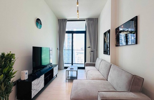 Dubai House | Luxury Dubai 2 BR Apt. with Gym, Parking & Pool