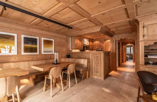 Zweisimmen Nr Gstaad Ski Chalet | Luxury Duplex Elegance in Wispile