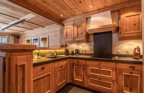 Zweisimmen Nr Gstaad Ski Chalet | Luxury Duplex Elegance in Wispile