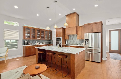 Holly House | Luxury East Austin near Downtown w/Heated POOL