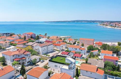 Vir Villa | Luxury eight bedroom villa with swimming pool and jacuzzi 100 meters from the sea