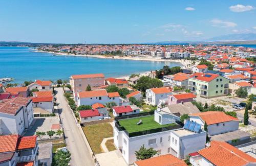 Vir Villa | Luxury eight bedroom villa with swimming pool and jacuzzi 100 meters from the sea