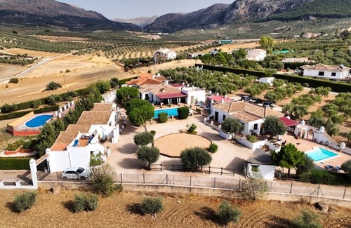 Villanueva del Trabuco Villa | Luxury holiday retreat, 2 swimming pools, jacuzzi, free fast Wi-Fi, Equestrian.
