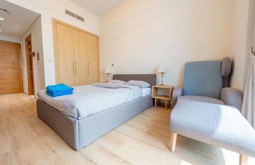 Jebel Ali Apartment | Luxury Escapes - Cozy Studio In front of Metro Stn - Access to Gym & Pool - Aura Azizi