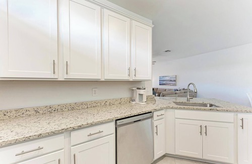 Lakewood Ranch Villa | Luxury Family Friendly Villa in LWN Lorraine Lakes! 3 Beds 2 Baths!