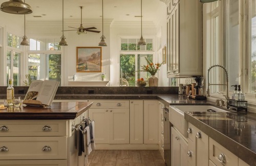 Vista House | Luxury family-friendly villa w/resort backyard