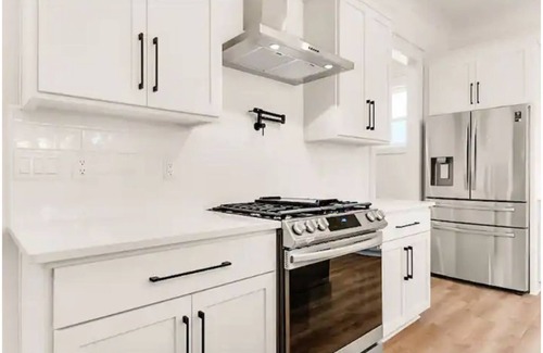 Ono Island House | Luxury Family Home on Bay w/Pool 2 miles to Beach