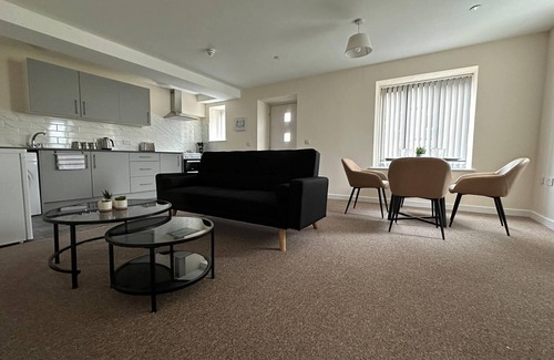 Ipswich Apartment | Luxury Flat w/Free Parking , Hospital and Bus Routes