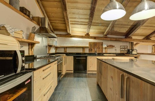Saint-Gervais-les-Bains Ski Chalet | Luxury Chalet in Mégeve with Garden & Spa