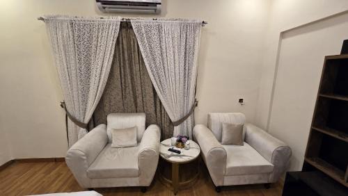 D.H.A. Bed & Breakfast | Luxury furnished rooms in Sunset Lane in DHA Phase II, Karachi