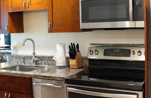 Princeville Hotel | Luxury Getaway in Princeville! Swimming Pool, Full Kitchen!