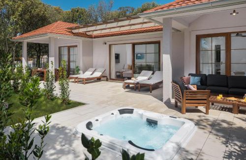Bale Resort | Luxury Glamping Beach Villas Porto Bus