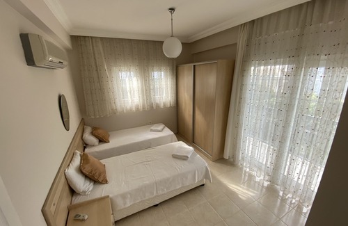 Hisaronu Villa | Luxury Gold Villa 9, Large Private Pool, Mediteran Garden, Aircon, Free-WiFi