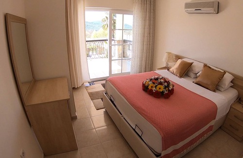 Hisaronu Villa | Luxury Gold Villa 9, Large Private Pool, Mediteran Garden, Aircon, Free-WiFi