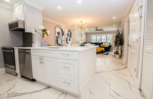 Wesley Chapel Condo | Luxury Ground-Floor Condo w/King Bed, Gourmet Kitchen & Private Patio – Relax & Unwind in Style!