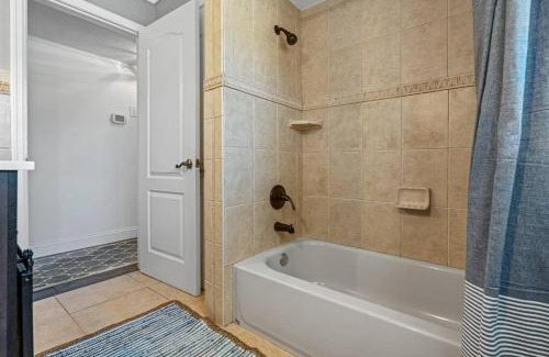 Tampa House | Luxury Heated Pool Spa Villa with Game Room & More!
