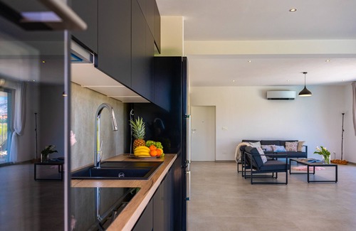 Lumbarda Apartment | Luxury Hidden Oasis - Greca with Chefs lunch seven or more nights