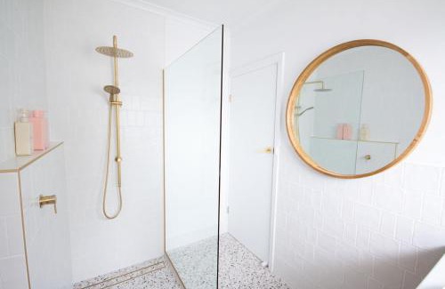 Mount Gambier House | Luxury hideaway holiday unit in CBD