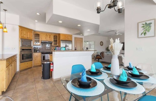 Yucca Valley House | Luxury Hilltop 3BR JT Home w/Pool and Pool Table