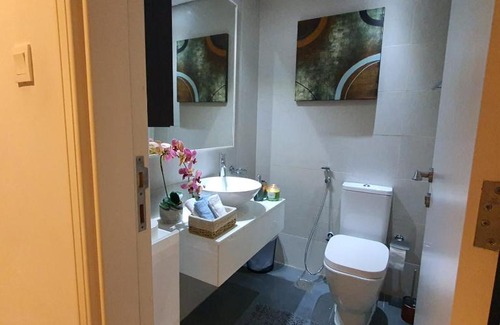 Dubai Apartment | Luxury Home A Short Drive Away From Dubai Downtown