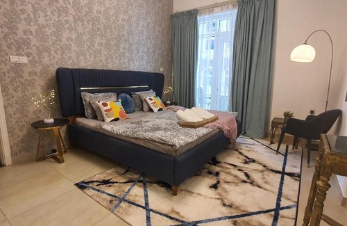 Dubai Apartment | Luxury Home A Short Drive Away From Dubai Downtown