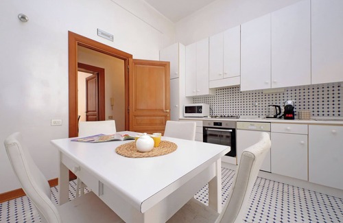 Rione XI Sant'Angelo Apartment | Luxury home in the Ghetto's heart