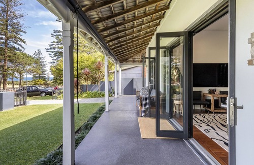 Cottesloe House | Luxury home in the heart of Cottesloe with space to relax unwind and reconnect.