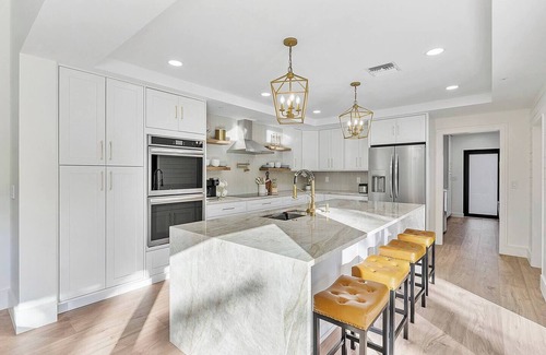 Lighthouse Point House | Luxury Home In Island of Lighthouse Point With Heated Pool & Park Accross