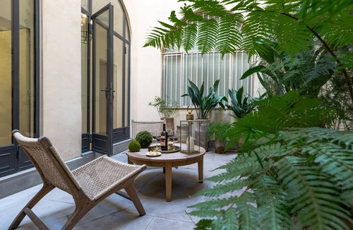 Oltrarno Apartment | Luxury home, premier location with complimentary wine tasting upon arrival
