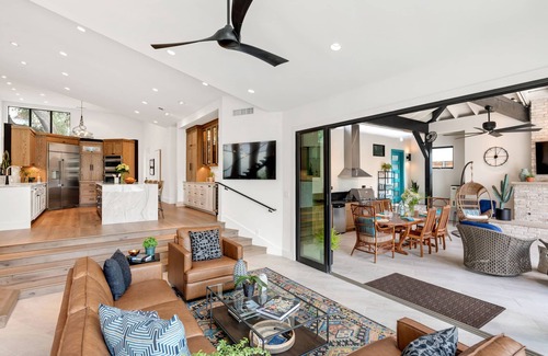 Tarrytown House | Luxury Home w/Pool & Outdoor Kitchen - 3 Miles Downtown