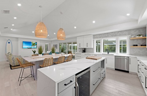 Butterknife House | Luxury Home with Pool/Spa and Private Beach Access