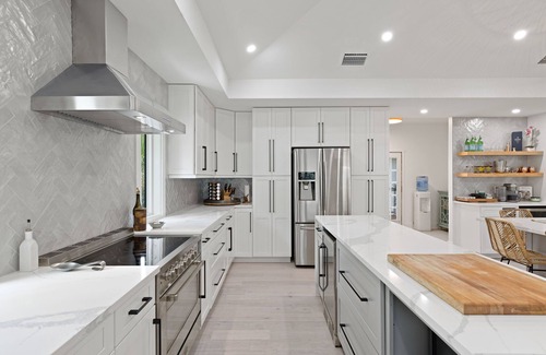 Butterknife House | Luxury Home with Pool/Spa and Private Beach Access