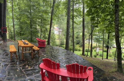 Sugar Grove House | LUXURY! Hot Tub, Pool Table, River & Petting zoo?