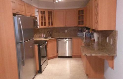 Mid Beach Apartment | Luxury Hotel on the Beach - Oceanview, Pool, Resort & Premium Amenities