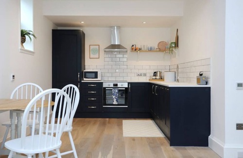 North Berwick Apartment | Luxury House with Patio next to North Berwick Beach