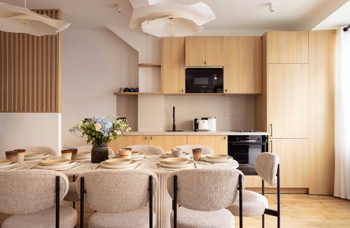 Epinettes Apartment | Luxury House with AC - 6BD/12P - Batignolles