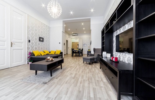 Inner City Budapest Apartment | Luxury in Heart of Budapest