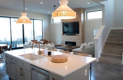 Marble Falls House | Luxury Lake Front Hideaway on Lake LBJ