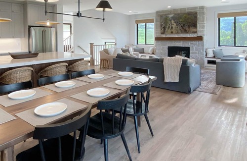 Ogden House | Luxury Lake Front Ski Home 5 min from SnowBasin