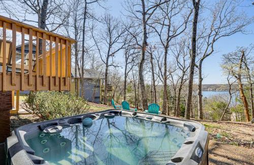 Osage Beach House | Luxury Lake Home, Amazing Views, Resort Amenities