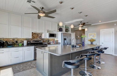 Texanna House | LUXURY LAKE HOME with Quick Access to Swimming Beaches and Boat Ramp