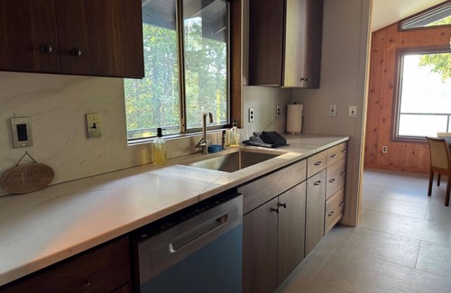 Sedro-Woolley Apartment | Luxury Lakefront with *Hot Tub*Private Dock*Pool Table