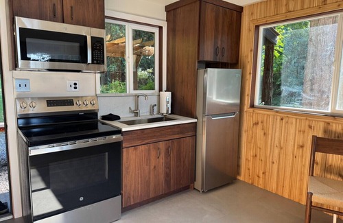 Sedro-Woolley Apartment | Luxury Lakefront with *Hot Tub*Private Dock*Pool Table