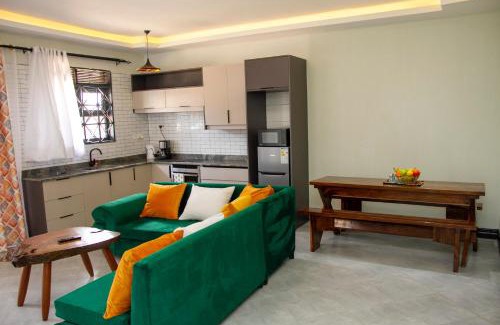 Kireka Apartment | Luxury Lakeview flat 8 mins from Speke Resort