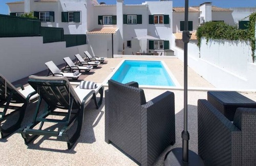 Fornos Villa | Luxury Lisbon Coast Villa | 4 Bedrooms | Casa Fornos | Private Pool & Modern Furnishings | Sesimbra