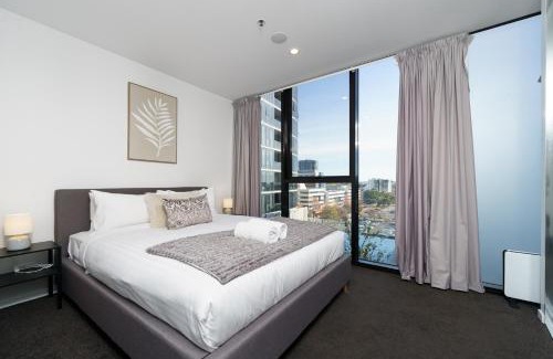 Phillip Apartment | Luxury Living and Pool Views in the Heart of Woden - Hosted by Canstay