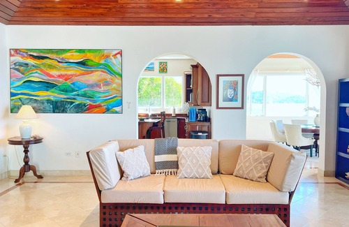 Nazareth Villa | Luxury & Location! 6 Primary Bedrooms all Waterfront