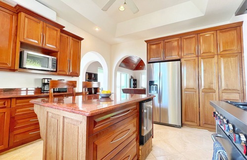 Nazareth Villa | Luxury & Location! 6 Primary Bedrooms all Waterfront