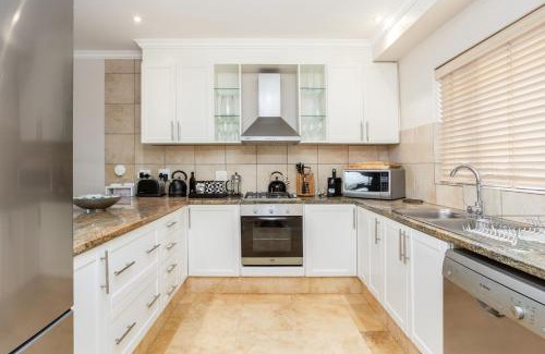 Cape Winelands House | Luxury Lodge 4C, Pearl Valley Golf Course